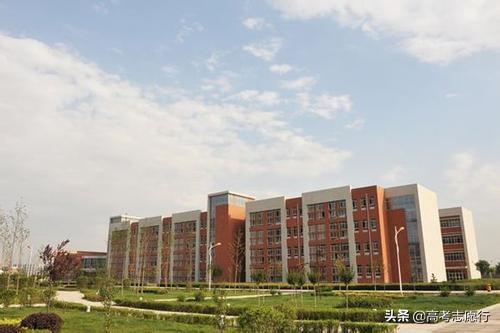 西北地區(qū)“進(jìn)步”很快的1所大學(xué),，位于省會城市，有發(fā)展?jié)摿?></p>
</div>

</div><p>西安醫(yī)學(xué)院的臨床醫(yī)學(xué)是陜西省特色學(xué)科,、優(yōu)勢學(xué)科,，有碩士授權(quán)點(diǎn)?；A(chǔ)醫(yī)學(xué),、藥學(xué)2個(gè)學(xué)科是陜西省扶持學(xué)科，護(hù)理學(xué)是重點(diǎn)扶持學(xué)科,，神經(jīng)病學(xué)是陜西省醫(yī)療單位重點(diǎn)建設(shè)學(xué)科,。這些學(xué)科都是優(yōu)先發(fā)展的學(xué)科，也是具有發(fā)展實(shí)力的學(xué)科,。填報(bào)志愿重點(diǎn)考慮,。</p>
<div><div><p class=