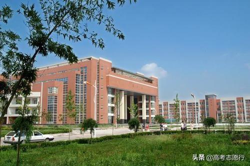 西北地區(qū)“進(jìn)步”很快的1所大學(xué)，位于省會城市,，有發(fā)展?jié)摿?></p>
</div>

</div><p>從西安醫(yī)學(xué)院長期發(fā)展目標(biāo)來看,，到建校75周年（2026年）時(shí)，建成為西北地區(qū)高水平教學(xué)型醫(yī)科大學(xué)的目標(biāo)--“西北醫(yī)科大學(xué)”,，到建校100周年（2051年）時(shí),，建成為西北一流的教學(xué)研究型醫(yī)科大學(xué),。這是1所很有“遠(yuǎn)大理想”的大學(xué),，暫且不論目標(biāo)實(shí)現(xiàn)如何，其每一步的發(fā)展和奮進(jìn)值得贊賞,。</p>
<div><div><p class=